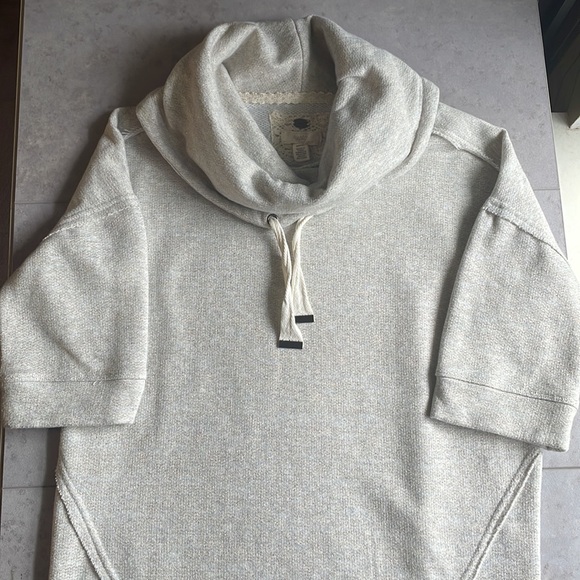 CUPIO cropped short sleeve funnel neck drawstring exposed seam metallic thread S - Picture 6 of 13